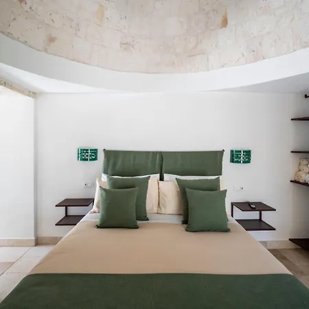 Вилла Charming Trulli With Pool & Jacuzzi Альберобелло