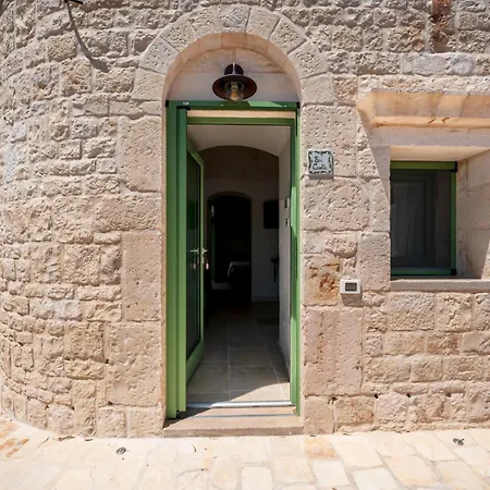 Charming Trulli With Pool & Jacuzzi Villa