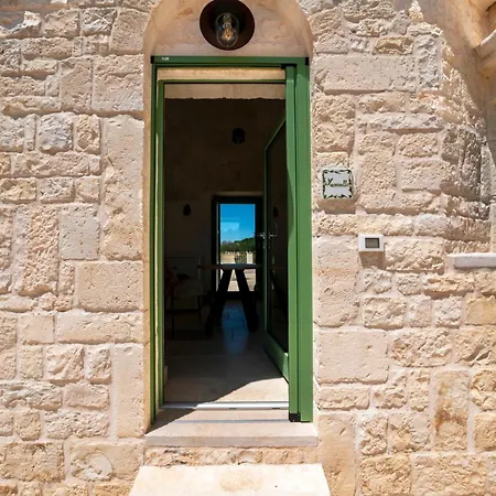 Villa Charming Trulli With Pool & Jacuzzi *
