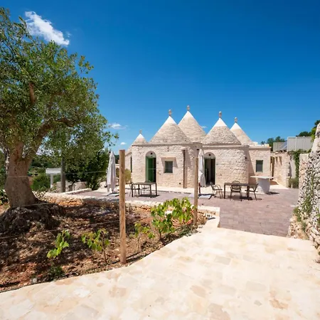 Villa Charming Trulli With Pool & Jacuzzi *