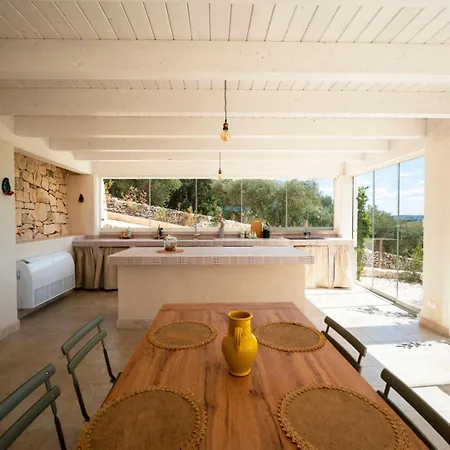 Charming Trulli With Pool & Jacuzzi Вилла *