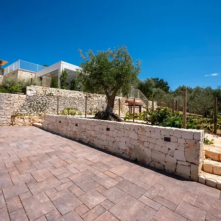 Charming Trulli With Pool & Jacuzzi Alberobello