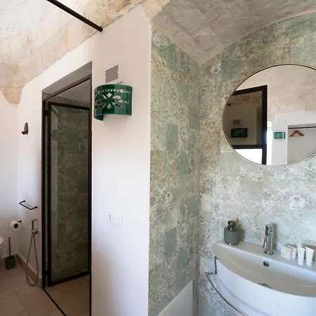 Вилла Charming Trulli With Pool & Jacuzzi Альберобелло