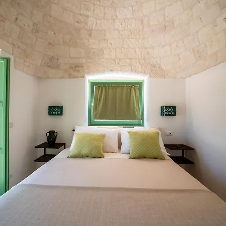 Villa Charming Trulli With Pool & Jacuzzi *
