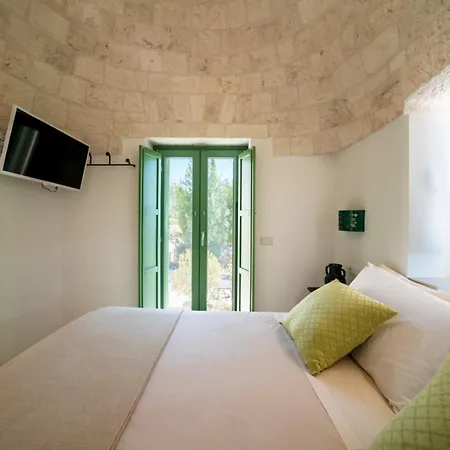 Вилла Charming Trulli With Pool & Jacuzzi