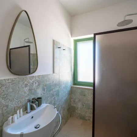 Villa Charming Trulli With Pool & Jacuzzi *